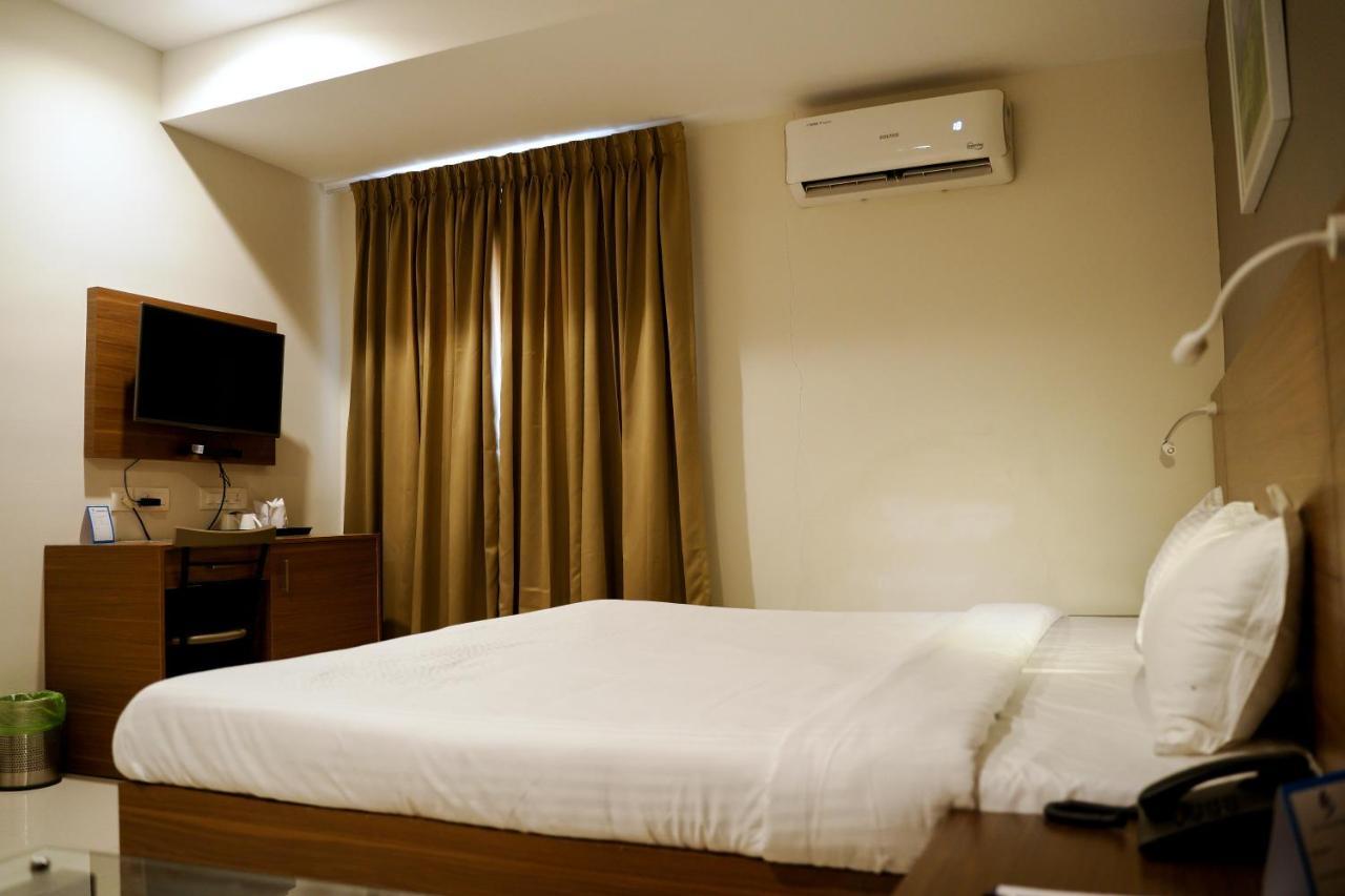 Gino Tourist Home Kochi Buitenkant foto